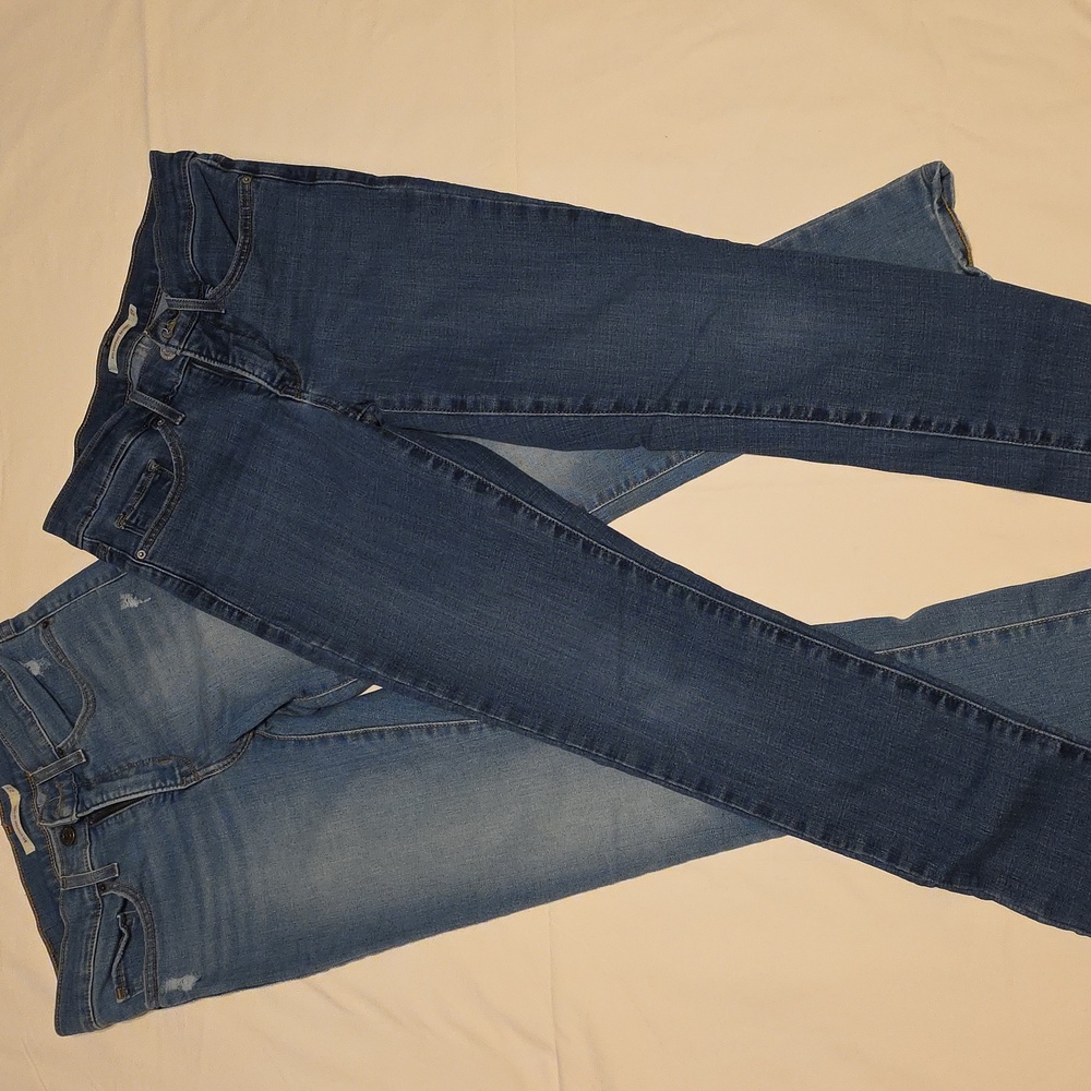 Levi's 311 Shaping Skinny Jeans. Size 27/30